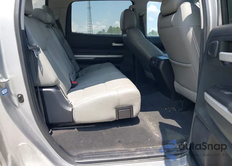 2015 Toyota Tundra Sr5 5.7L V8 z USA, uszkodzony, nr VIN 5TFDW5F18FX471407